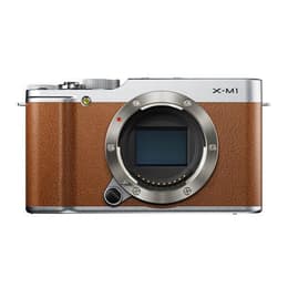 Outro X-M1 - Castanho + Fujifilm Fujifilm XC 16-50mm F3.5-5.6 OIS + Fujifilm XC 50-230mm F4.5-6.7 OIS II f/3.5-5.6 + f/4.5-6.7
