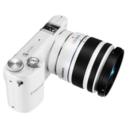 NX2000 - Branco + Samsung NX 18-55mm f/3.5-5.6 OIS + NX 50-200mm f/4-5.6 ED OIS II f/3.5-5.6 + f/4-5.6
