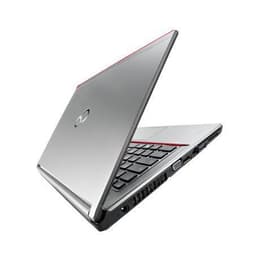 Fujitsu LifeBook E736 13-inch (2015) - Core i5-6300U - 8GB - SSD 256 GB QWERTY - Espanhol