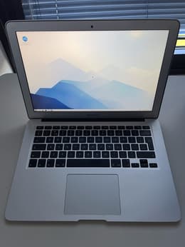 MacBook Air 13-inch (2017) - Core i5 - 8GB SSD 128 QWERTY